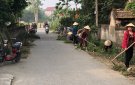 Nhân dân các thôn trên địa bàn xã tích cực tổng dọn vệ sinh đường làng ngõ xóm